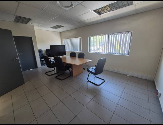 1,659M² WAREHOUSE TO LET IN LONGMEADOW